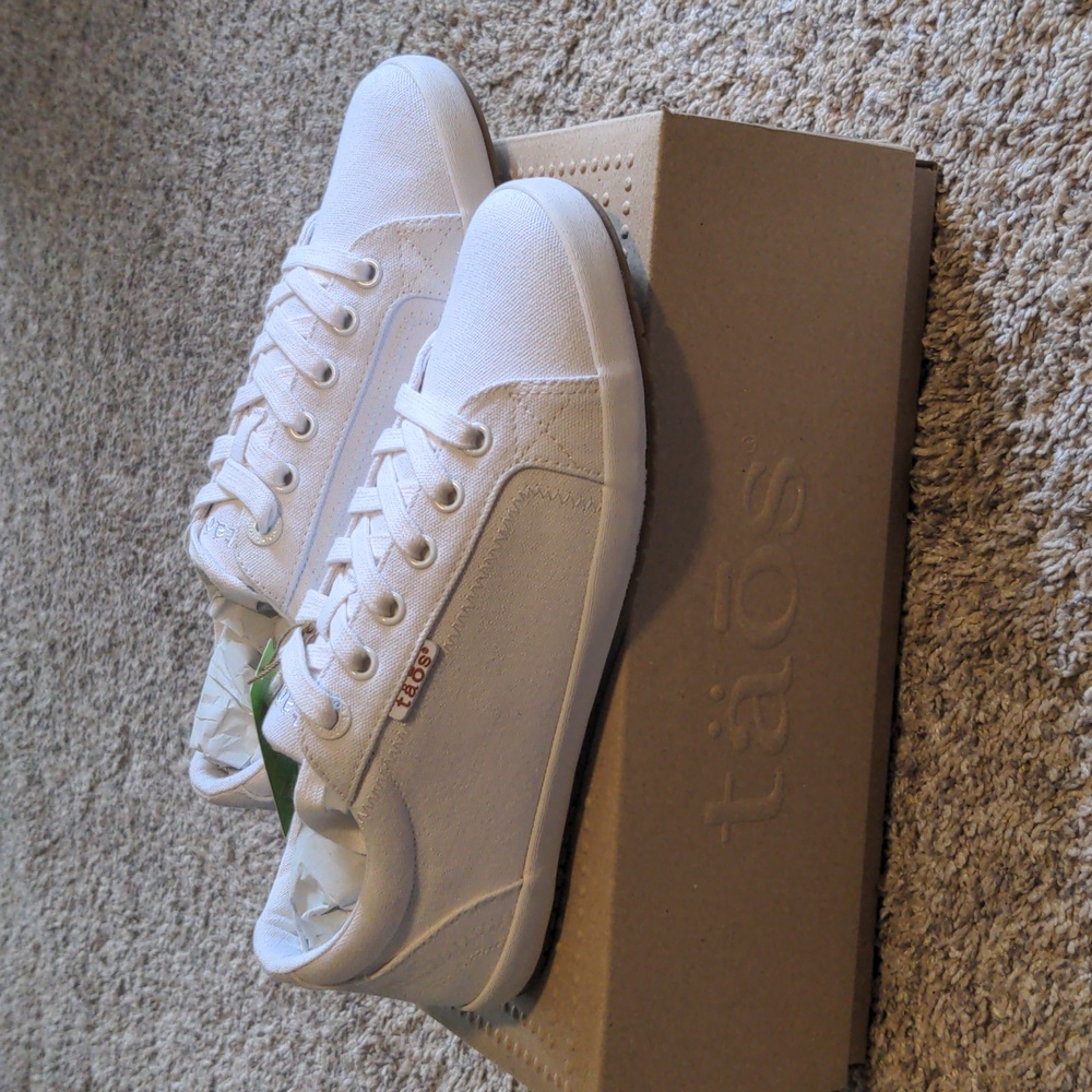 New Taos White Star Size 8.5W